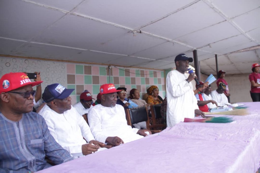 Vice-Admiral-Usman-Jibril-addressing-supporters-in-Lokoja