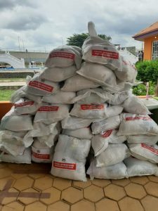 Fayemi distributes palliative to Ekiti Hoteliers