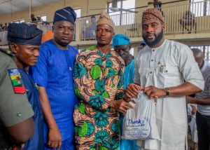 Oyo Speaker Adebo Ogundoyin gifts widows