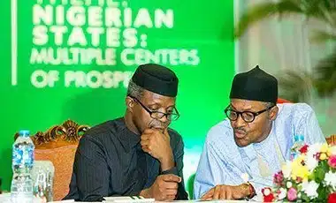 President Muhammady Buhari stressing a point to the Vice President Yemi Osinbajo during the economic retreat.