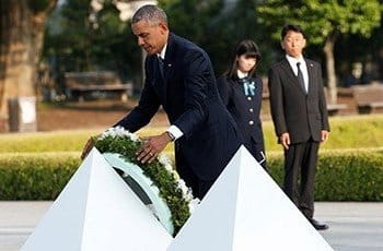 U.S. President Barack Obama lays a wreath at a cenotaph at Hiroshima Peace Memorial Park in Hiroshima, Japan May 27, 2016. Pix: Reuters