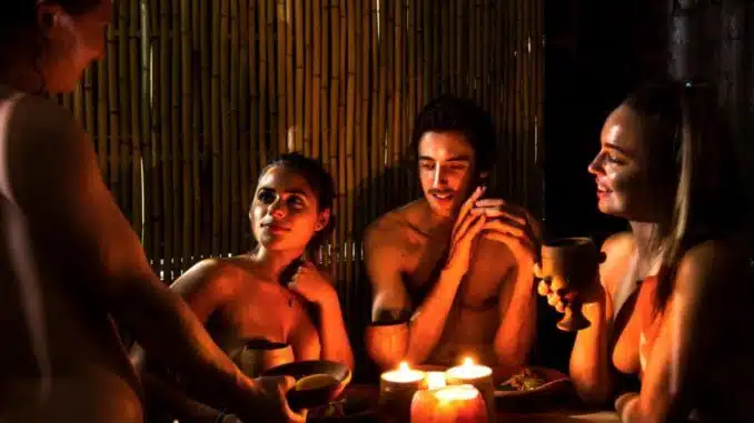 paris naked restaurant