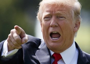 Donnald Trump Oval Office