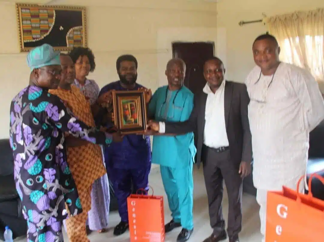 Wale Ojo-Lanre with the Curator of Genesis Arts Gallery, Oshogbo, Osun State, Mr Adeyinka Fabayo