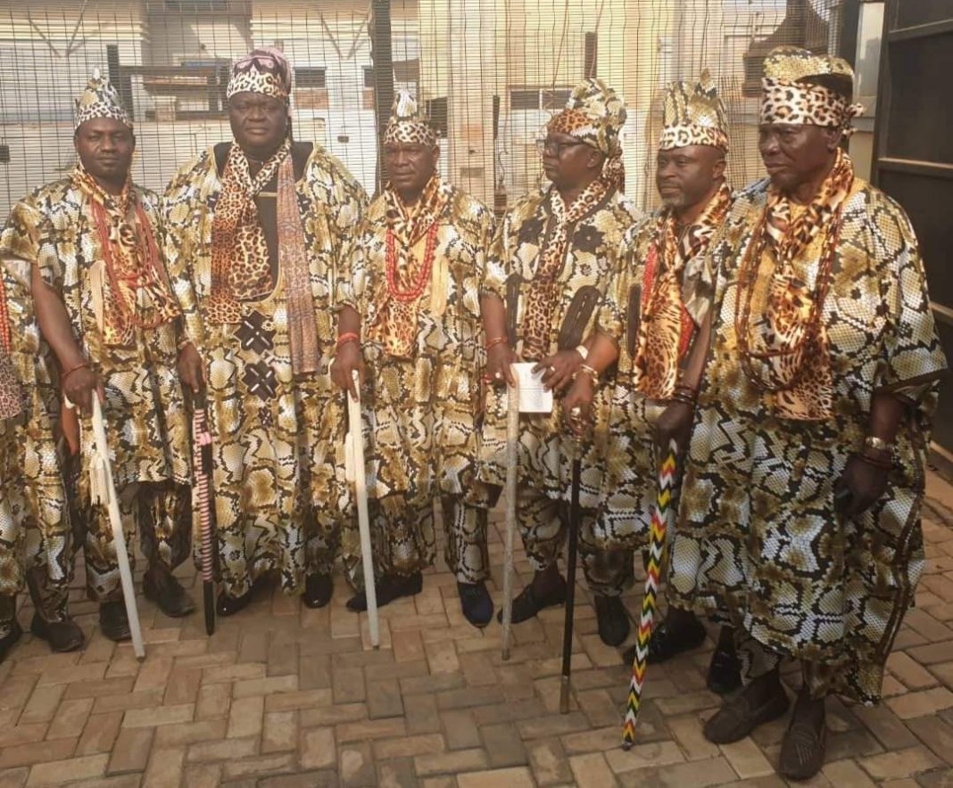 See Yoruba Obas Royally Dressed In Amotekun Regalia - Reporters At Large