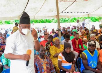 Hon Segun Dokun Odebunmi addressing the beneficiaries of the empowerment training.