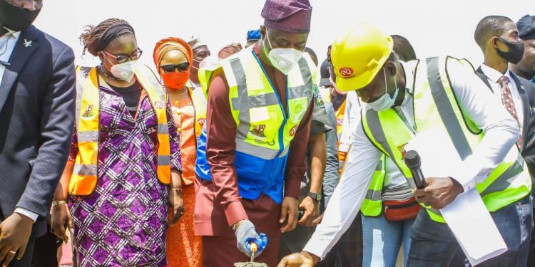 Oyo Governor, Makinde flags of Construction of Housing Units