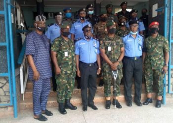 Nigerian Army with Oyo Police officers