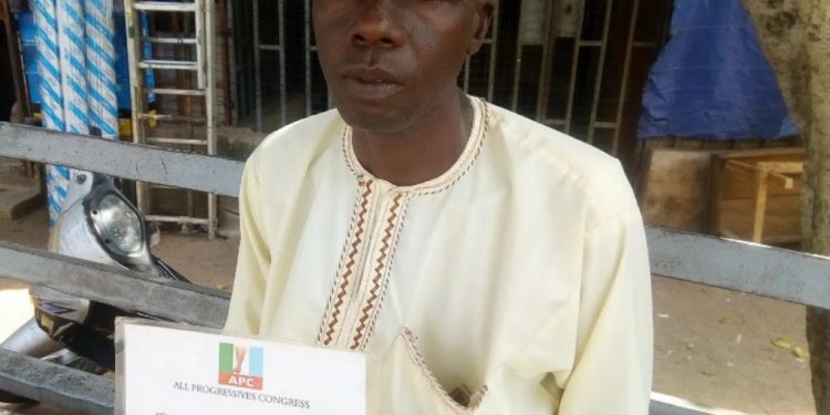 Man who trekked for Buhari