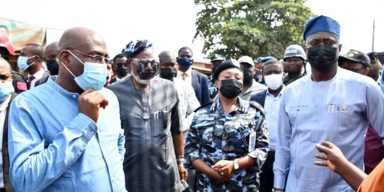 Makinde, Akeredolu, Oyo Police CP at Shasa Market.