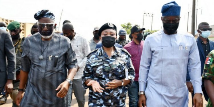 Makinde, Akeredolu Commissioner of Policevisist Shasa market