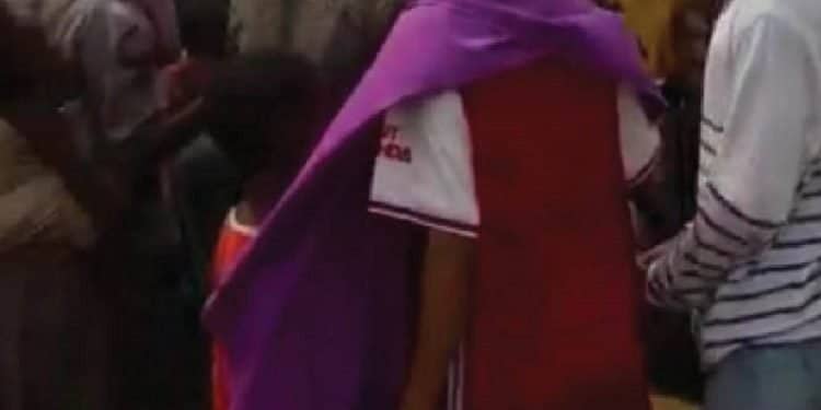 Northerners boarding a bus near the residence of Sarkin Sasa, Alhaji Haruna Maiyasin, on Monday