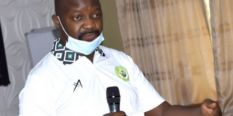 Sunday Dare addressing SWEGOP members.