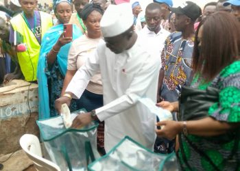 Arapaja casting vote during Oyo LG Election