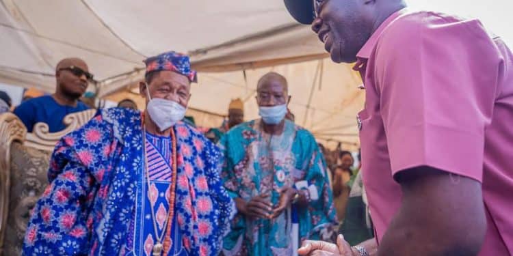 Seyi Makinde with Alaafin Oyo on Akesan Market