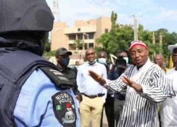 Hoodlums Beat Omoyele Sowore during Nnamdi Kanu trial