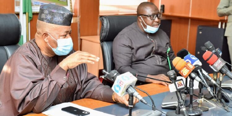 Godswill Akpabio with Niger Delta Ethnic Nationalities Youth Forum