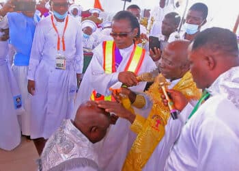 Ogundele, Ogundare Installed District Chairman (2)