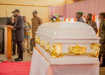 Oyo Speaker Adebo Ogundoyin pays last respect to Timothy