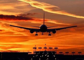 Airlines airport runway - flight delays, cancellations