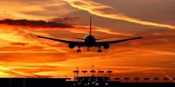 Airlines airport runway - flight delays, cancellations