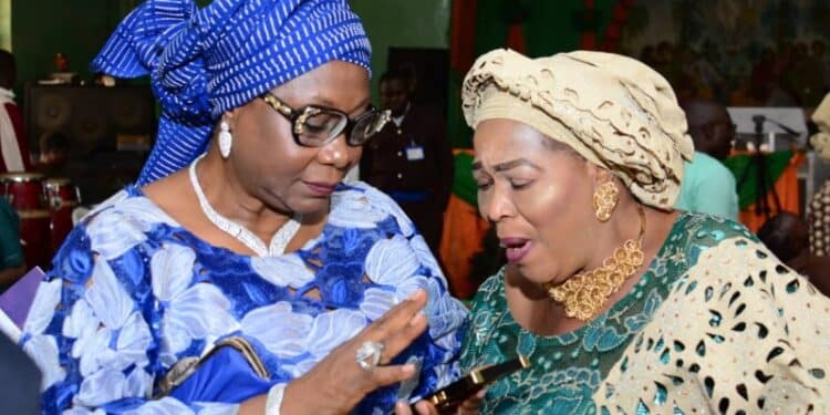 Bose Adedibu at Saka Balogun burial
