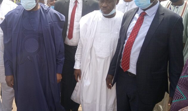 Gbolarumi welcomes Atiku Abubakar to Oyo State