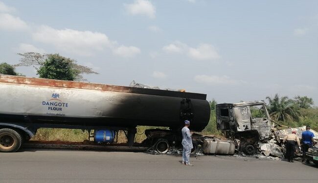 Lagos-Ibadan Expressway As Tanker, Bus Collide, Catch Fire