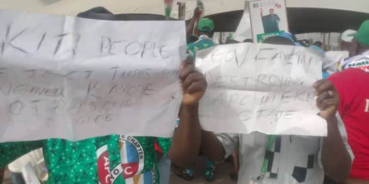 Ekiti APC Members Reject Fayemi's Candidate