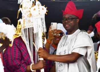 Makinde Presents staff of 42nd Olubadan of Ibadan Land - Oba Lakan Balogun