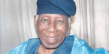Dr Victor Omololu Olunloyo