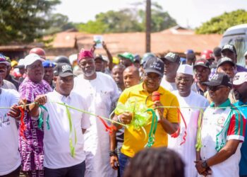 Makinde unveils wolekanle campaign office