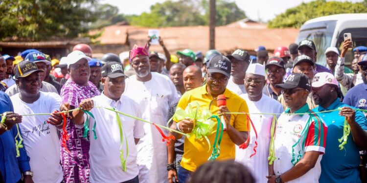 Makinde unveils wolekanle campaign office