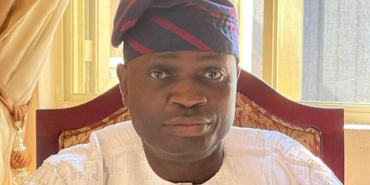 Hon. Akinola Awodeyi Akinsehinwa