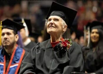 DeFauw oldest graduate of Illinois University