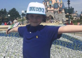 Lauren Simons, Second Youngest Graduate in the World