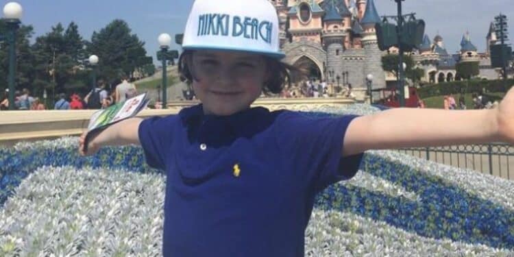 Lauren Simons, Second Youngest Graduate in the World