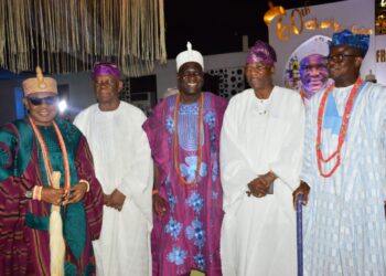 Olugbon with Gbenga Daniel and Obas