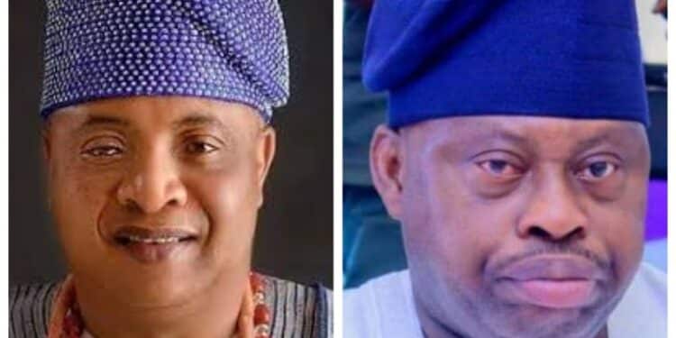 Peter Oluwole Ogunbayo with Akarigbo Remoland