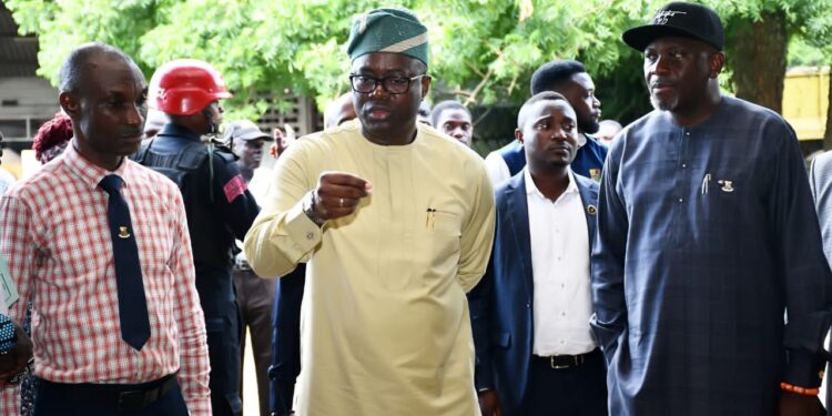 Seyi Makinde Orders OYSROMA To Fix Potholes