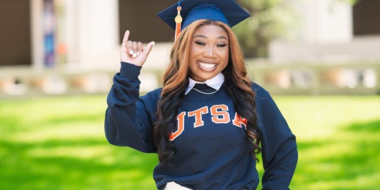 Makayla Marie Bags 4 Degrees