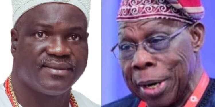 Olusegun Obasanjo (right) with Olugbon Orile-Igbon, Deputy Chairman, Oyo State Council of Obas