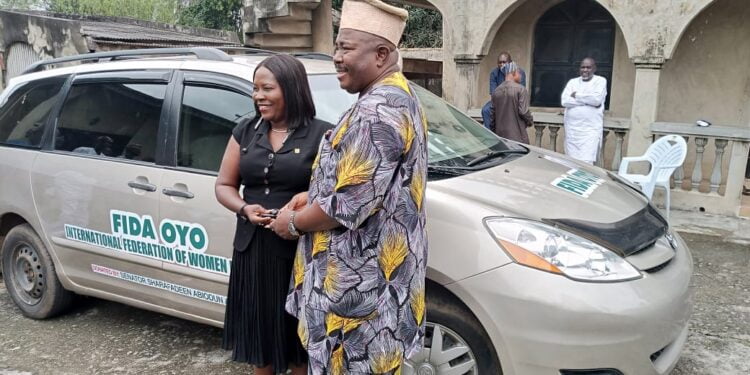 Senator Alli gifts FIDA, Agaist Domestic Violence