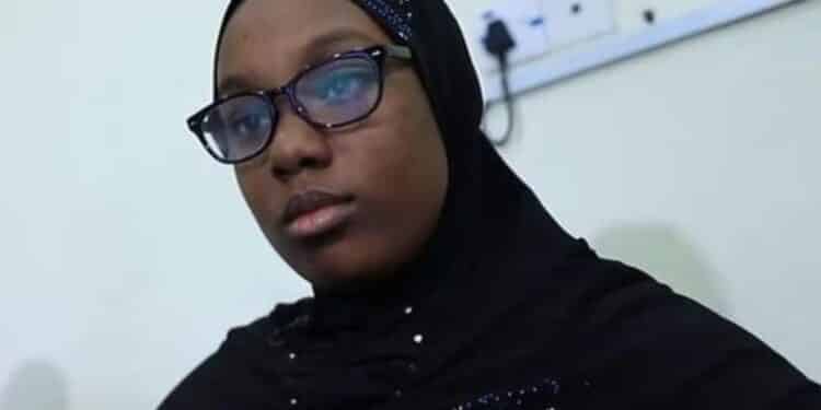 Fathia Abdullahi - Nigerian Girl Who Built Robot That Folds Clothes
