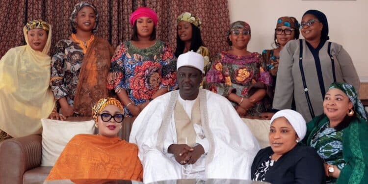 School feeding programme team Group photograph with the Emir of Borgu
