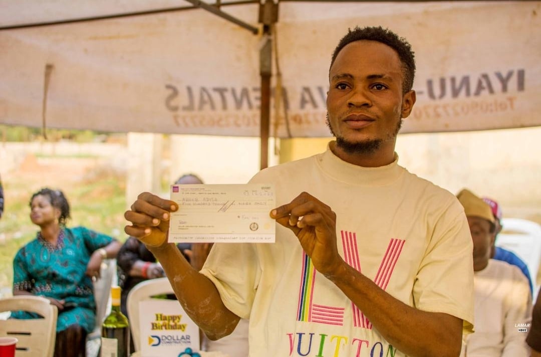 Dollar Construction Company gifts workers1