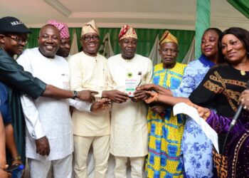 Alawode Honours Arapaja, Ige, Council Chairs