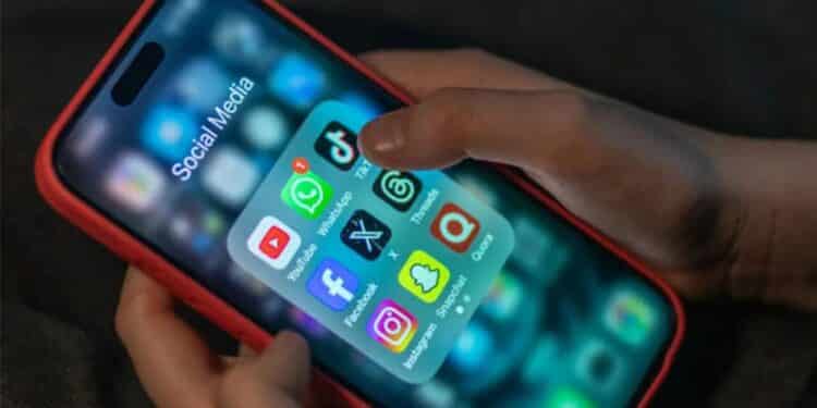 Florida Bans Kids Under 14 From Social Media