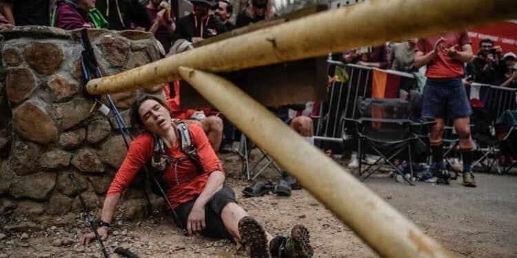 Jasmin Paris - British Runner Becomes First Woman To Complete One Of World's Toughest Races