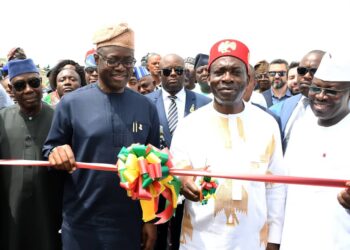 Makinde Gives Free Shops To 700 Traders